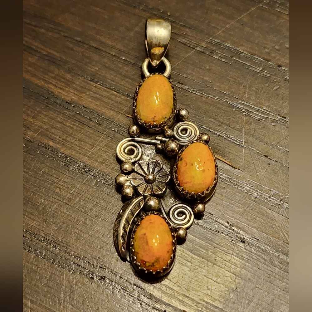 Sterling Silver Bumblebee Jasper Floral Pendant Necklace
